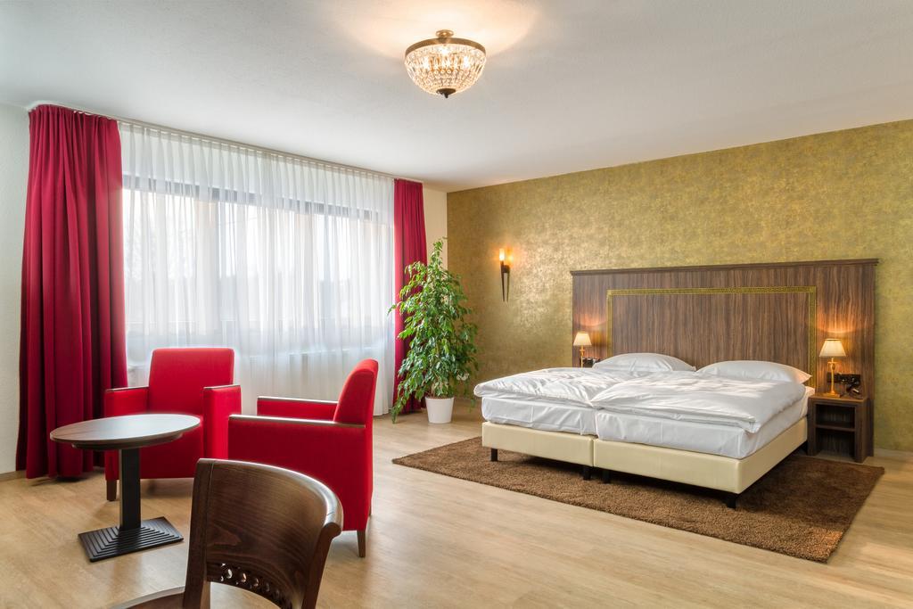 Hotel L'Adresse Garni Heusweiler Room photo